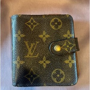 Louie Vuitton wallet